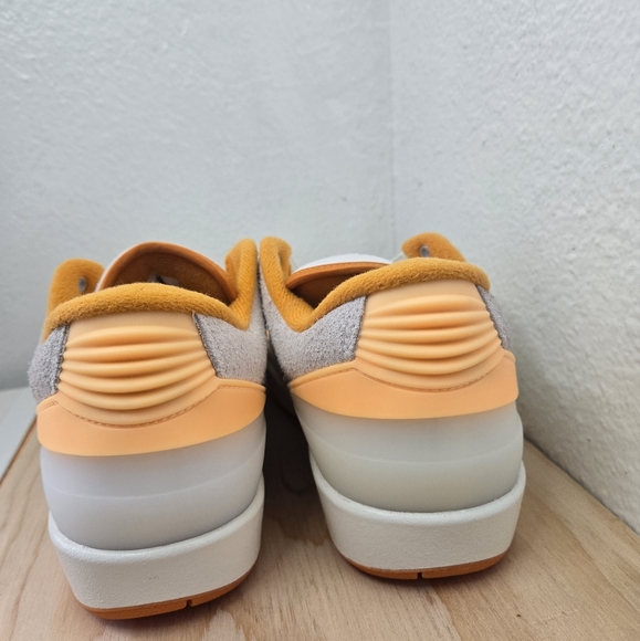 AIR JORDAN 2 RETRO LOW Sail/Melon Tint-Light Curry  DV9956-118 - Picture 6 of 7